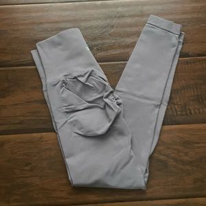 Pastel purple leggings dfyne small